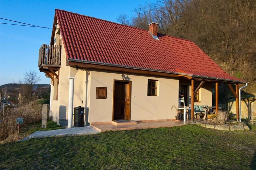 Sas-Feszek Vendeghaz Apartment Demjen Bagian luar foto